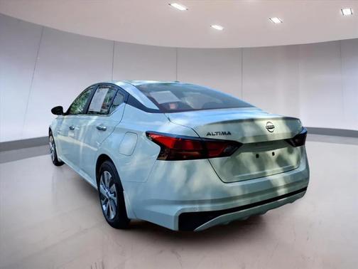 2025 Nissan Altima S FWD
