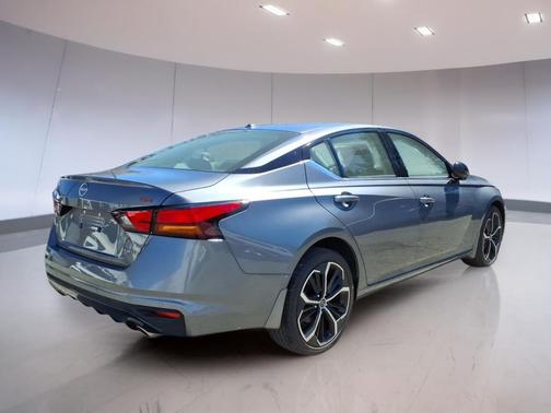 Gun Metallic 2024 Nissan Altima SR Intelligent AWD