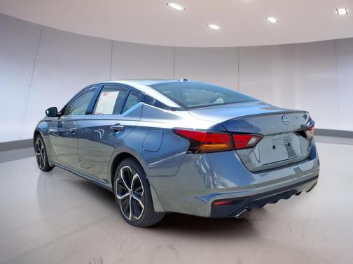 Gun Metallic 2024 Nissan Altima SR Intelligent AWD