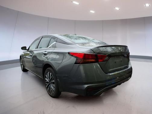 Gun Metallic 2023 Nissan Altima 2.5 SV