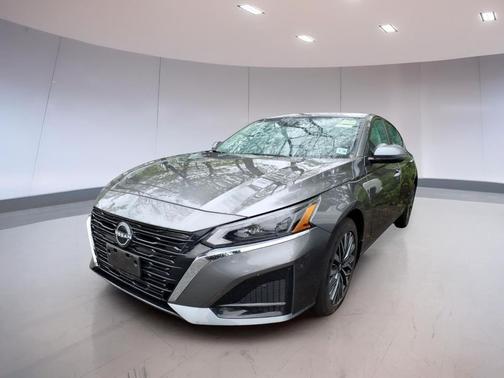 Gun Metallic 2023 Nissan Altima 2.5 SV