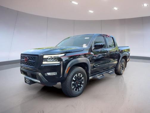 Super Black 2024 Nissan Frontier PRO-4X