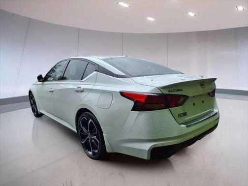 2023 Nissan Altima SR FWD