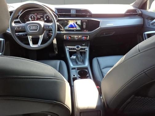 2025 Audi Q3 Premium 45 TFSI S line quattro Tiptronic