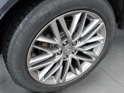 2023 Acura MDX Advance Package