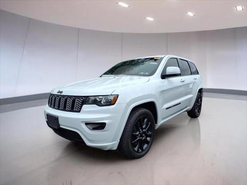 2022 Jeep Grand Cherokee Laredo