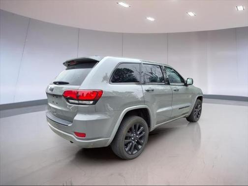 2022 Jeep Grand Cherokee Laredo