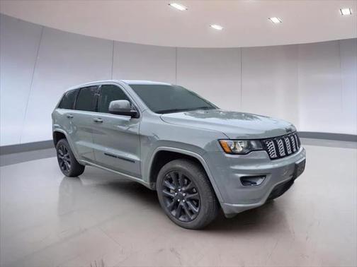 2022 Jeep Grand Cherokee Laredo