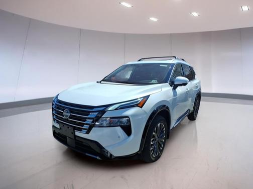 Everest White Pearl 2025 Nissan Rogue Platinum