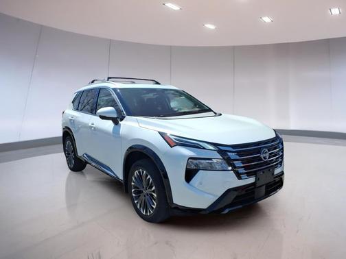 Everest White Pearl 2025 Nissan Rogue Platinum