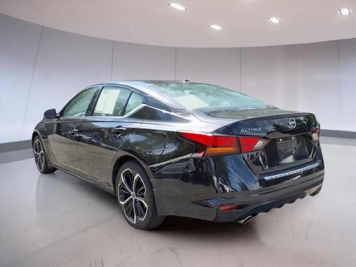 2023 Nissan Altima SR FWD