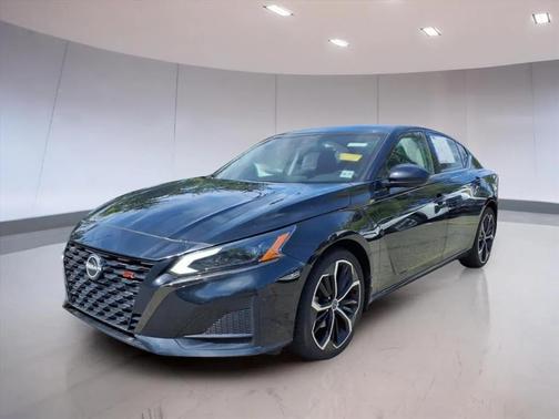 2023 Nissan Altima SR FWD