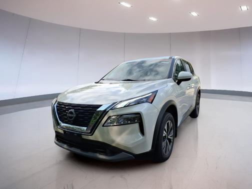 Pearl White Tricoat 2023 Nissan Rogue SV