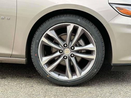 Mineral Gray Metallic 2023 Chevrolet Malibu FWD 1LT