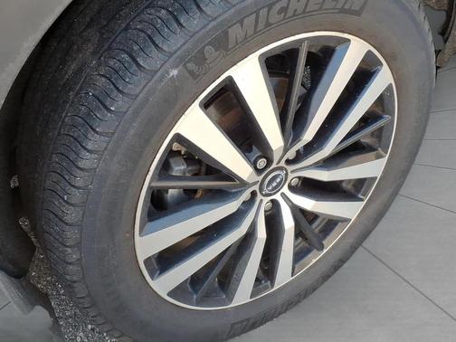 2024 Nissan Pathfinder Platinum 4WD