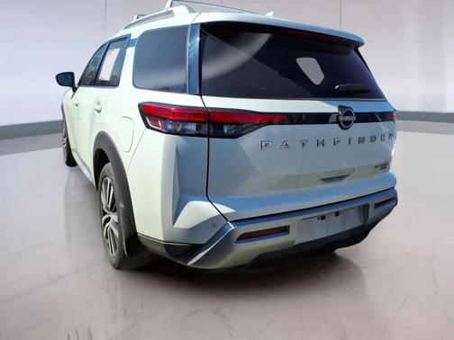 2024 Nissan Pathfinder Platinum 4WD