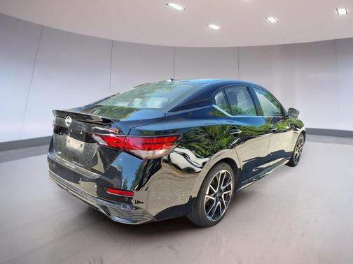 Super Black 2024 Nissan Sentra SR