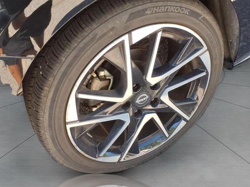 Super Black 2024 Nissan Sentra SR