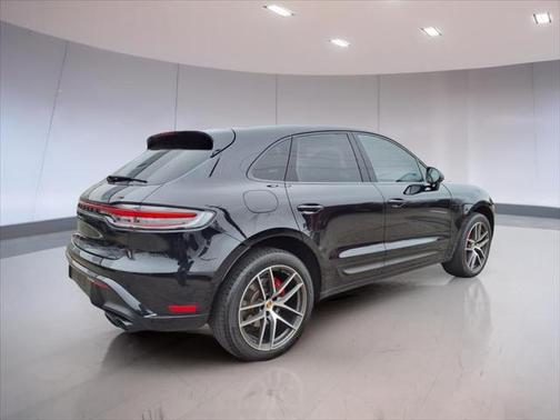 2023 Porsche Macan Base