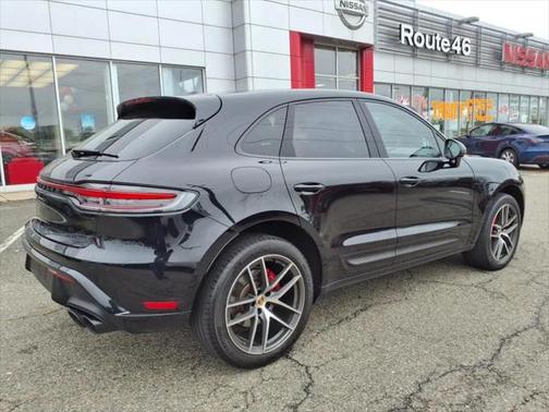 2023 Porsche Macan Base