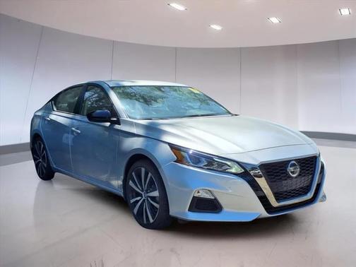 2022 Nissan Altima SR FWD