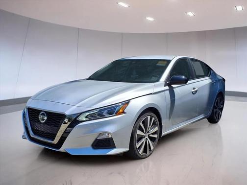 2022 Nissan Altima SR FWD