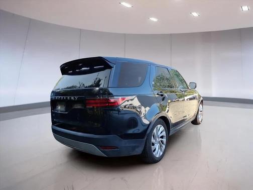 2024 Land Rover Discovery P300 S