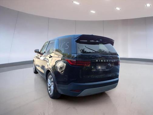 2024 Land Rover Discovery P300 S