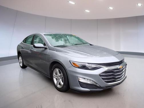 Sterling Gray Metallic 2024 Chevrolet Malibu FWD 1LT