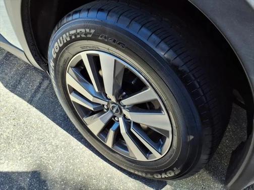 2022 Nissan Pathfinder SL 4WD