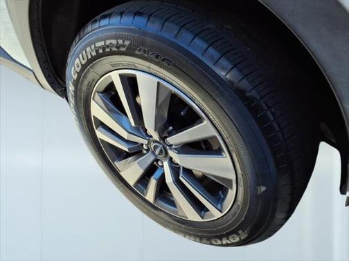 2022 Nissan Pathfinder SL 4WD