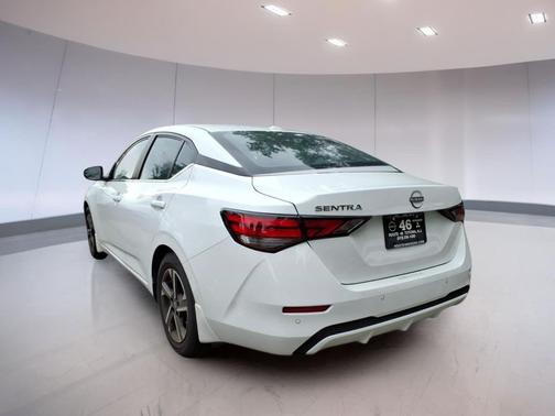 Aspen White Tricoat 2025 Nissan Sentra SV