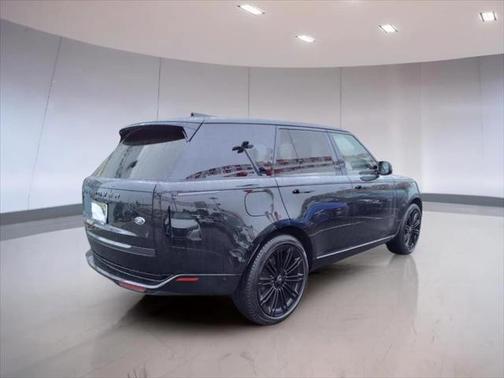 2023 Land Rover Range Rover P400 SE