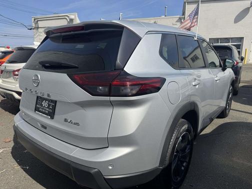 Brilliant Silver Metallic 2024 Nissan Rogue SV