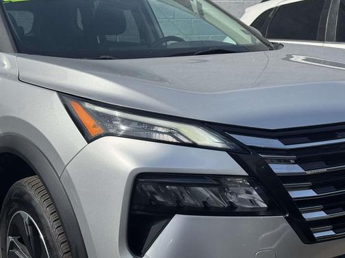 Brilliant Silver Metallic 2024 Nissan Rogue SV