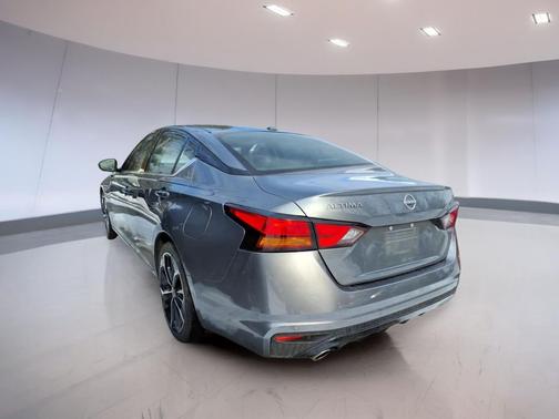 2023 Nissan Altima SR FWD