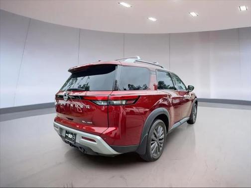 2023 Nissan Pathfinder SL 4WD