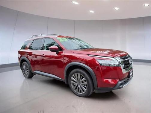 2023 Nissan Pathfinder SL 4WD