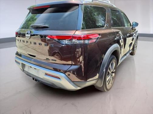 2022 Nissan Pathfinder SL 4WD