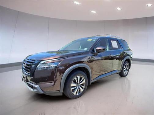 2022 Nissan Pathfinder SL 4WD