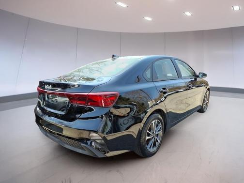 Aurora Black 2023 Kia Forte LXS