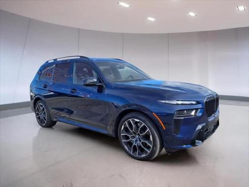 2025 BMW X7 M60i