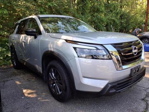 2023 Nissan Pathfinder S 4WD