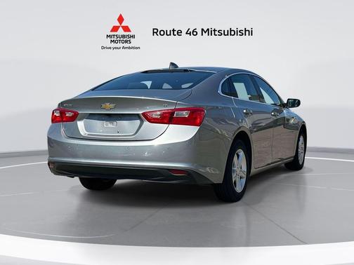 Sterling Gray Metallic 2024 Chevrolet Malibu FWD 1LT