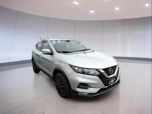 2022 Nissan Rogue Sport SV