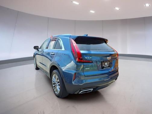 Deep Sea Metallic 2025 Cadillac XT4 Premium Luxury