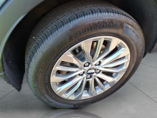 Deep Sea Metallic 2025 Cadillac XT4 Premium Luxury