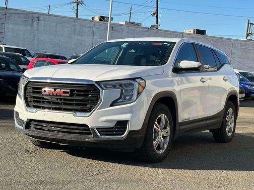 Summit White 2024 GMC Terrain SLE