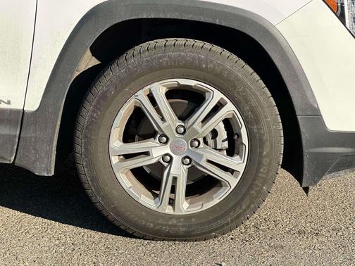Summit White 2024 GMC Terrain SLE