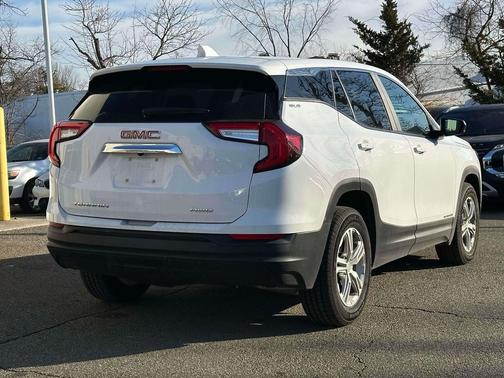 Summit White 2024 GMC Terrain SLE